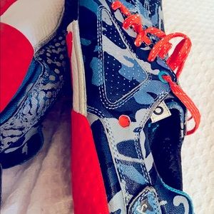 Skora camo leather minimalist running shoe